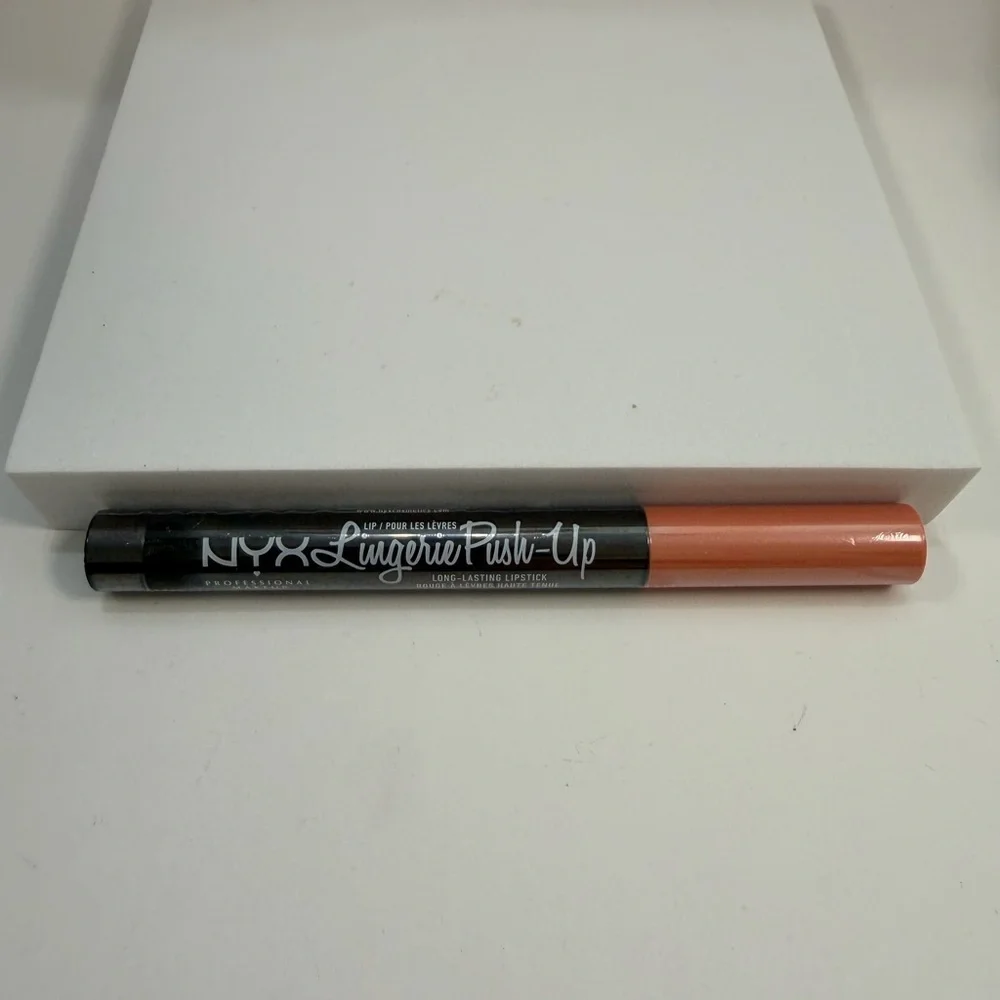 🩷5/$10 NYX Lingerie Push-Up Long-Lasting Lipstick Pencil - Nude Peach